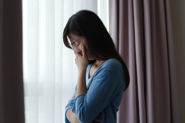 Memahami Perbedaan Depresi dan Stres Biasa perbedaan depresi dan stres biasa