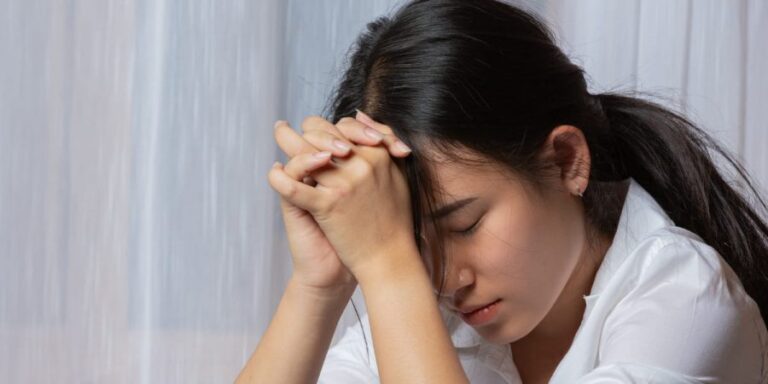 Memahami Perbedaan Depresi dan Stres Biasa dengan Lebih Santai