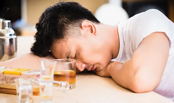 konsumsi alkohol berlebihan