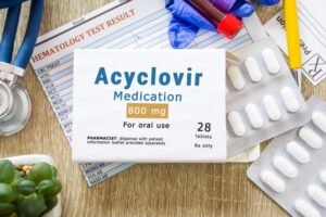 Asiklovir
