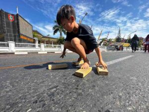 jalan di atas balok
